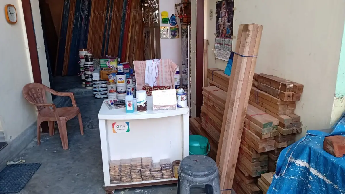The counter at Nitin Plywood House, Alipur